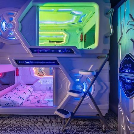 Space Station Hostel Бангкок Номер фото
