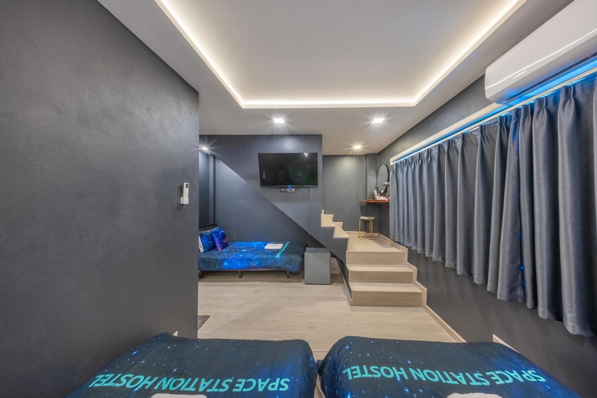 Space Station Hostel Бангкок Номер фото