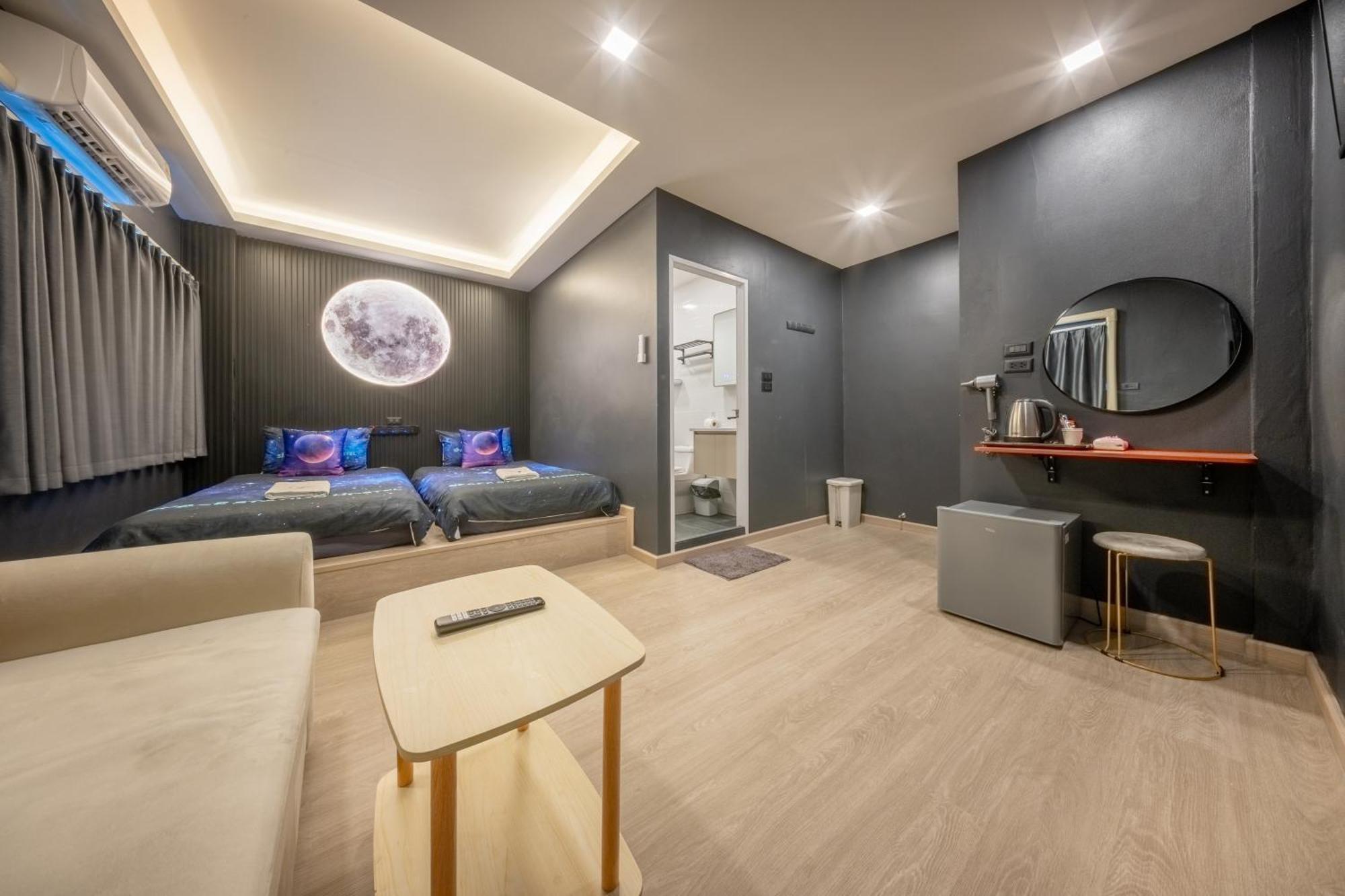 Space Station Hostel Бангкок Номер фото
